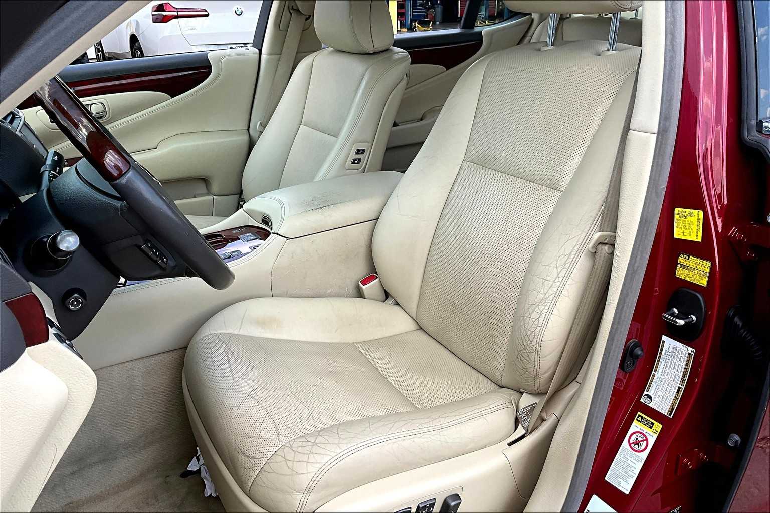 2010 Lexus LS 460 Luxury photo 7
