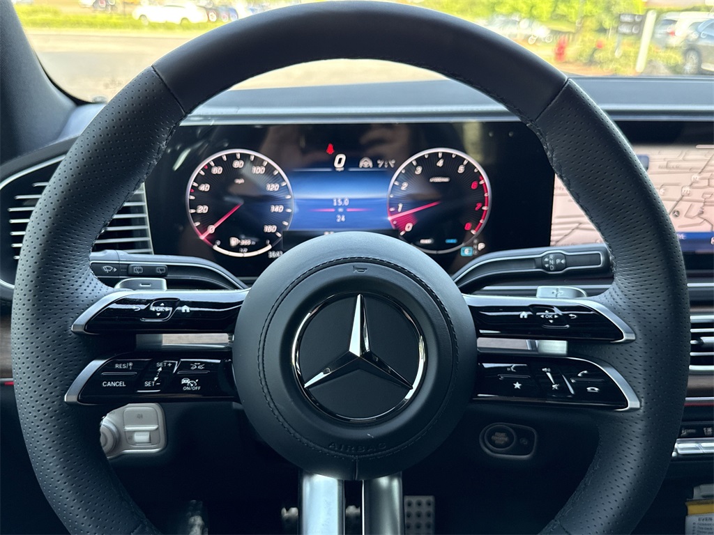 2025 Mercedes Benz GLS 450 4MATIC photo 25