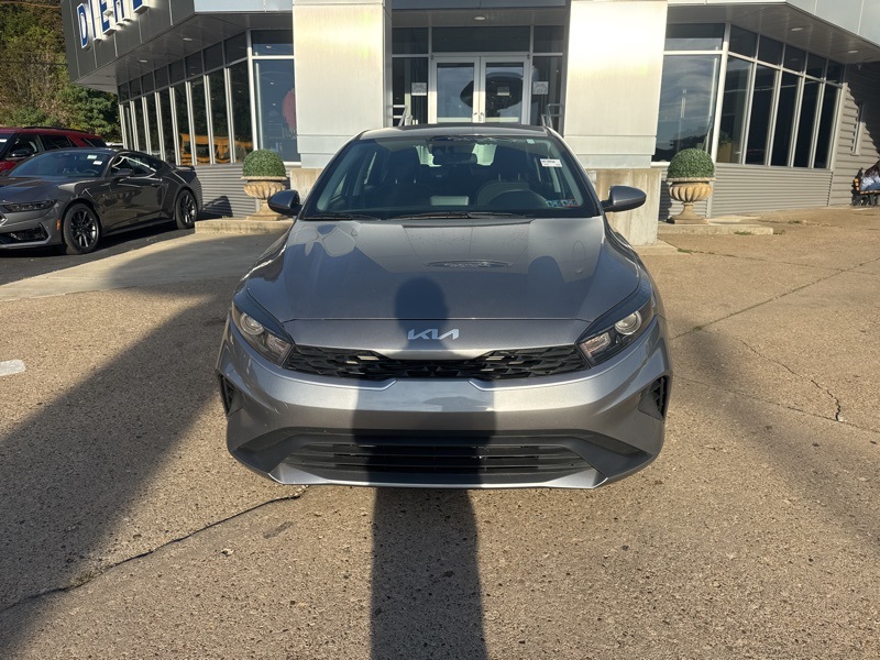 2023 Kia Forte LXS photo 2
