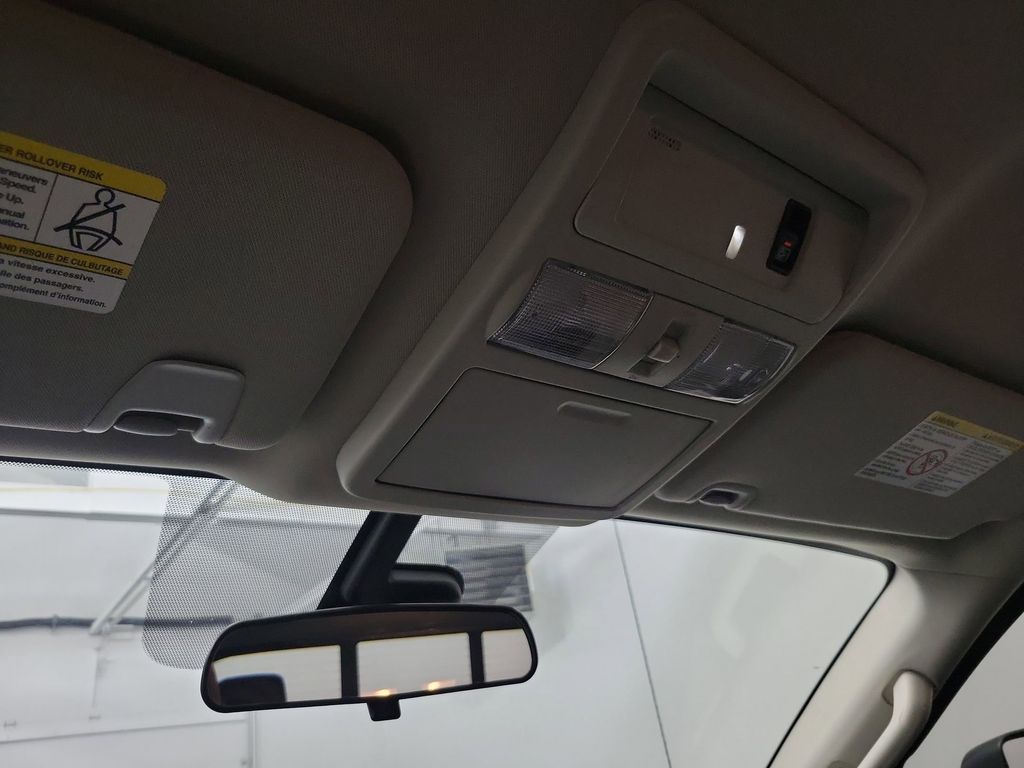 2017 Nissan Titan PRO-4X photo 12