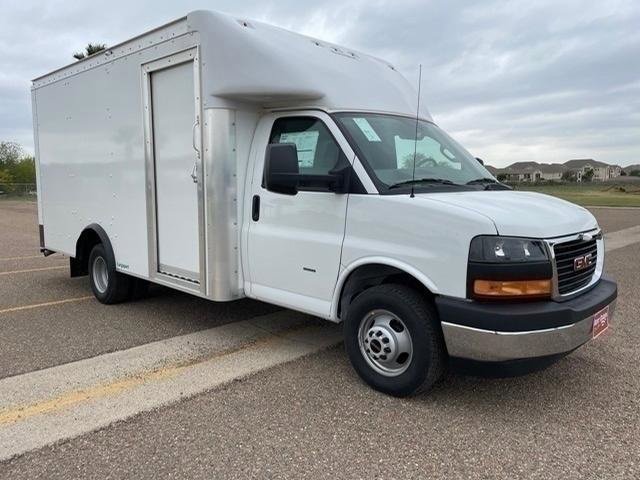 2023 GMC Savana Cutaway Work Van's photo