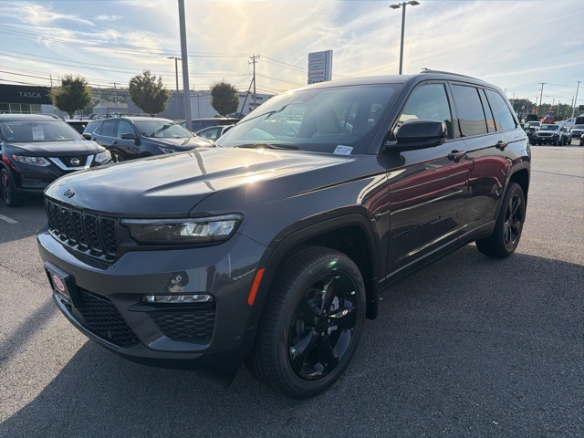 2025 Jeep Grand Cherokee Limited photo 5