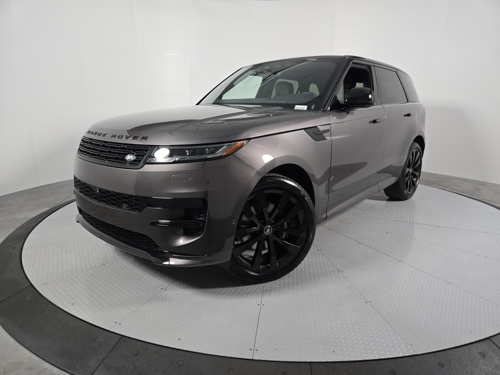 2025 Land Rover Range Rover Sport SE photo 25