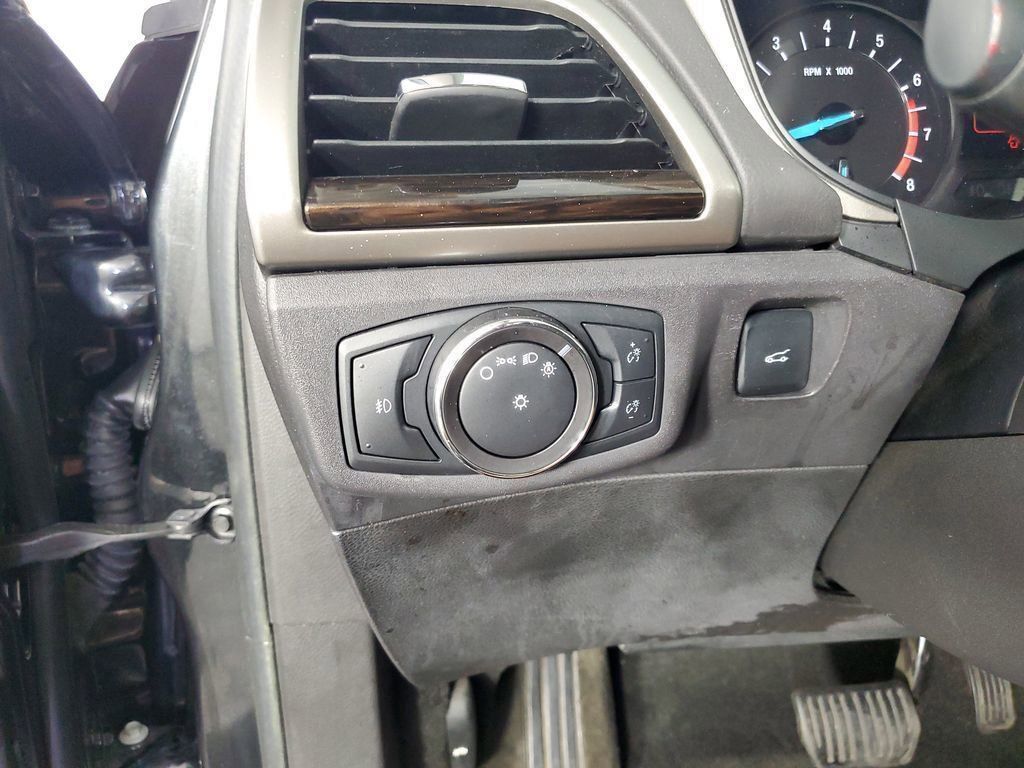 2014 Ford Fusion SE photo 23