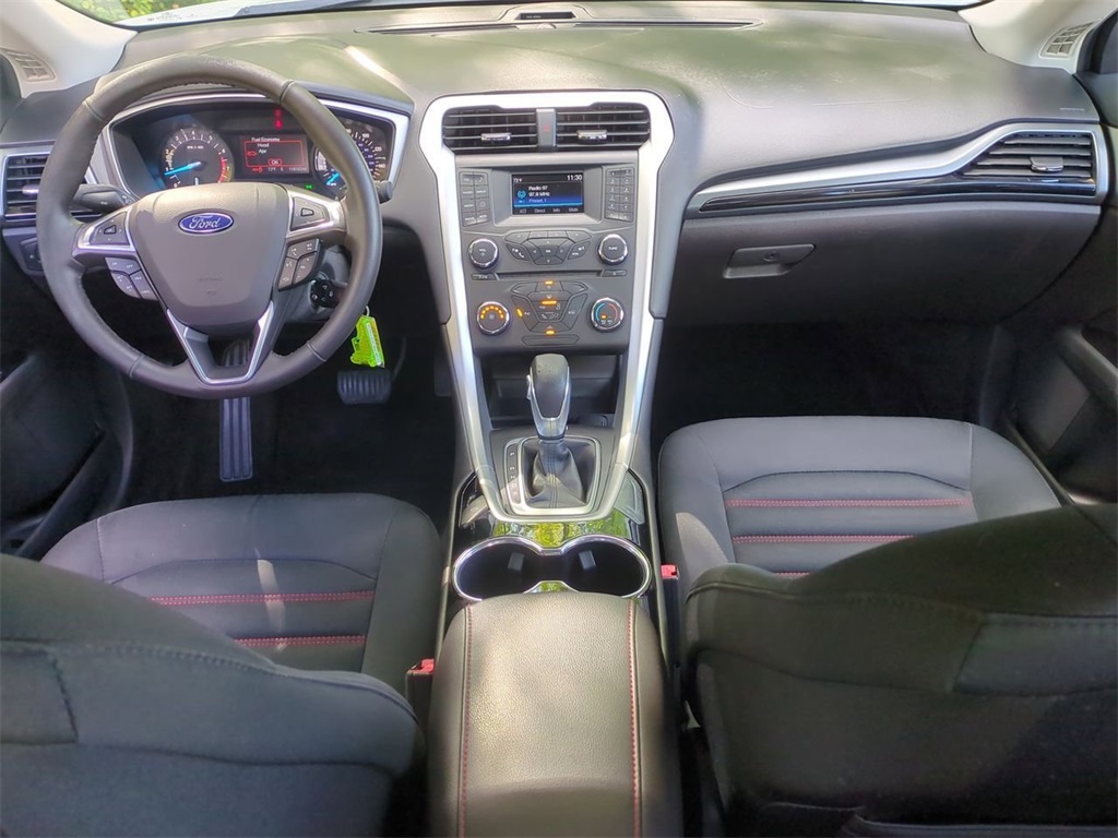2016 Ford Fusion SE photo 17