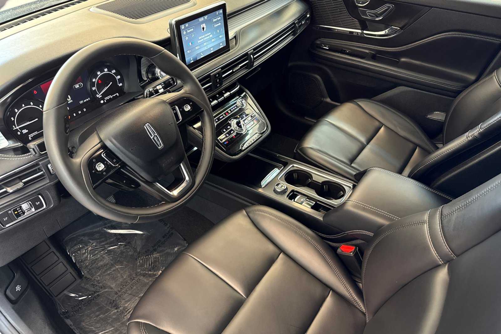 2022 Lincoln Corsair Standard photo 8