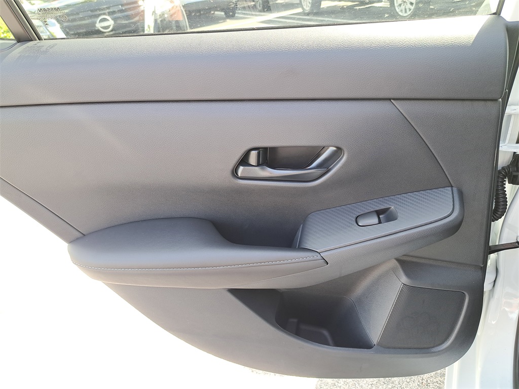 2025 Nissan Sentra S photo 12