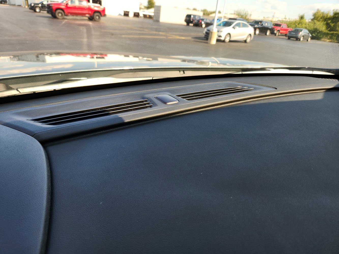 2026 Chevrolet Traverse photo 3