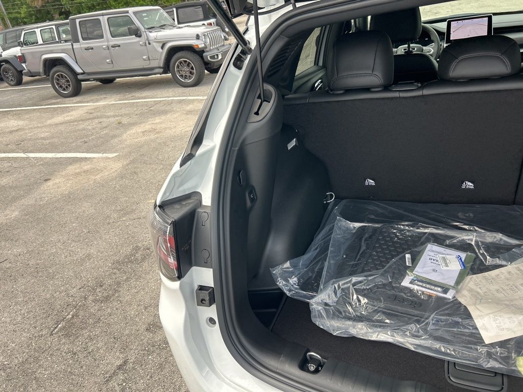 2025 Jeep Compass Trailhawk photo 29