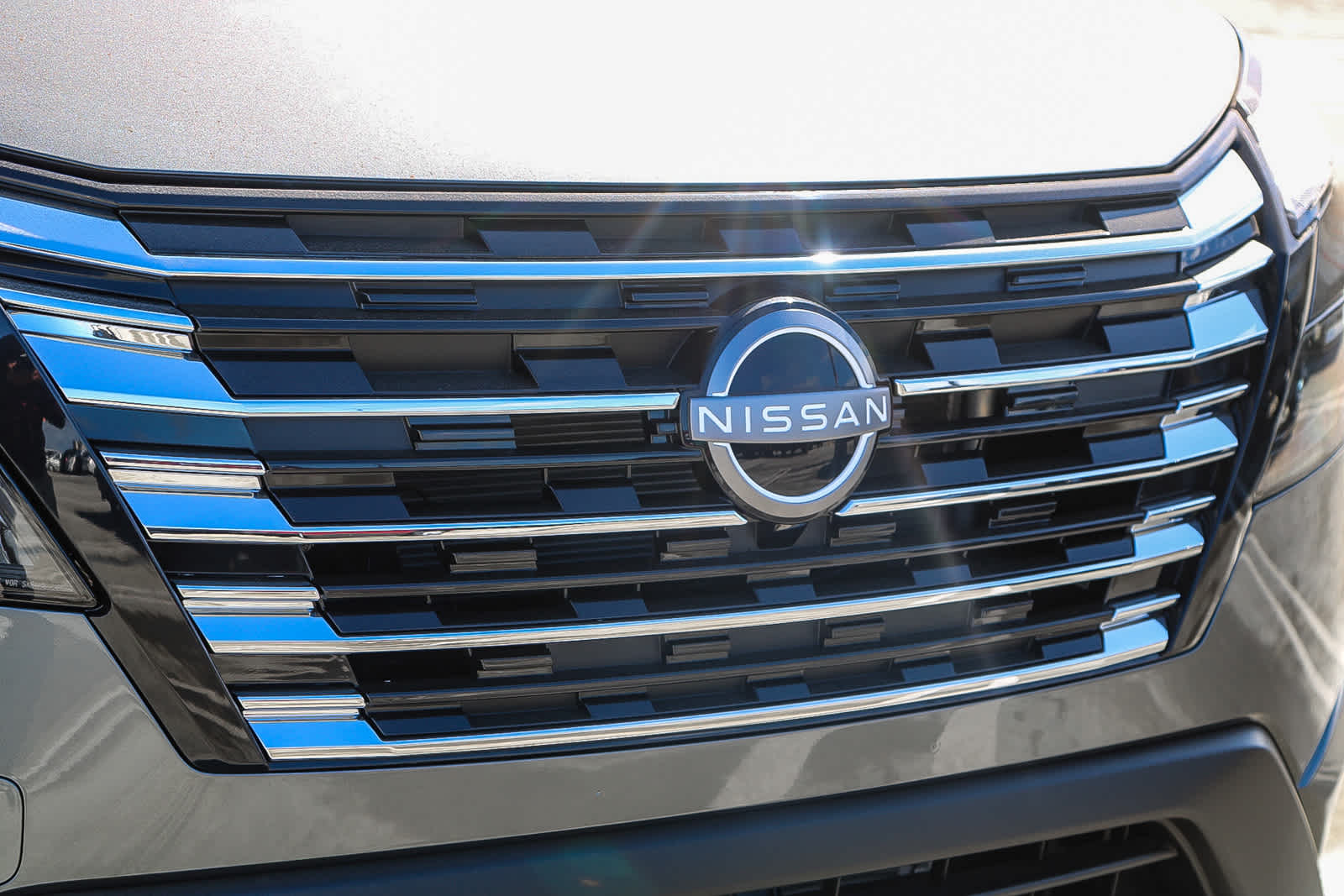 2025 Nissan Rogue S photo 5
