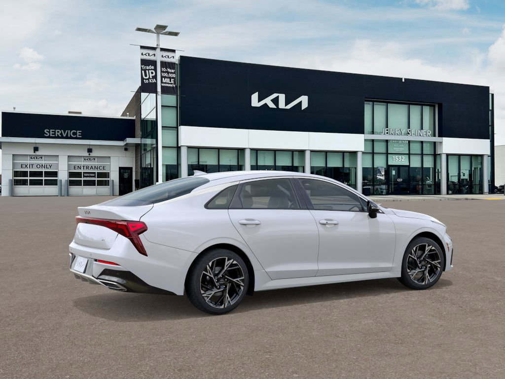 2026 Kia K5 GT-Line photo 5
