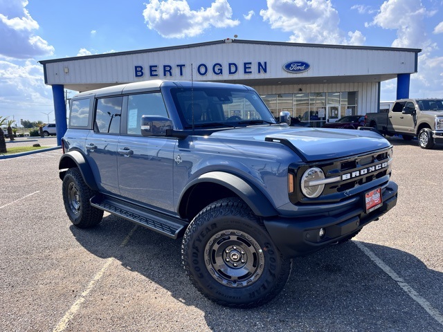 2025 Ford Bronco 4-Door Outer Banks's photo