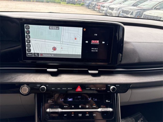 2023 Kia Carnival EX photo 17