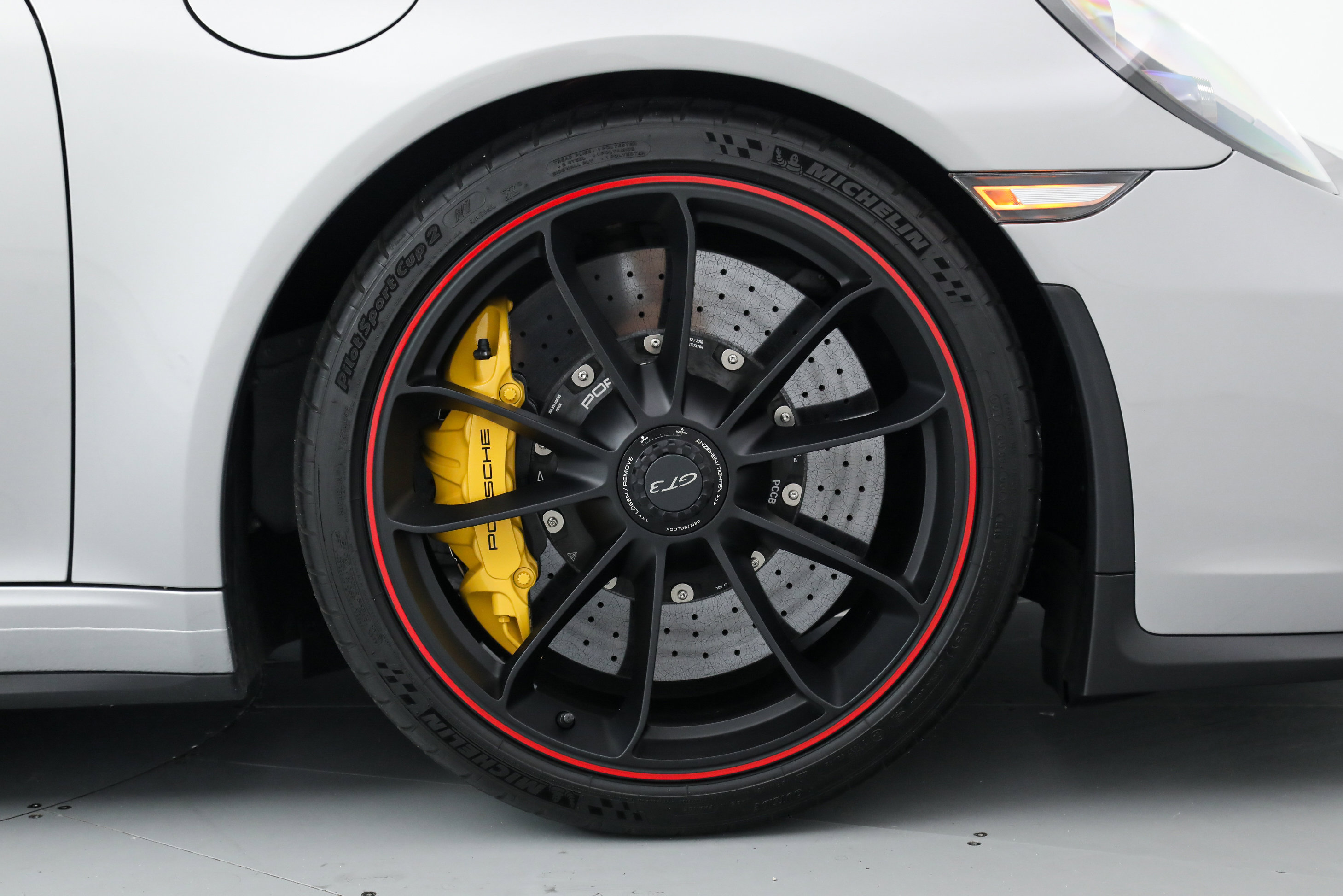 2018 Porsche 911 GT3 Coupe photo 34