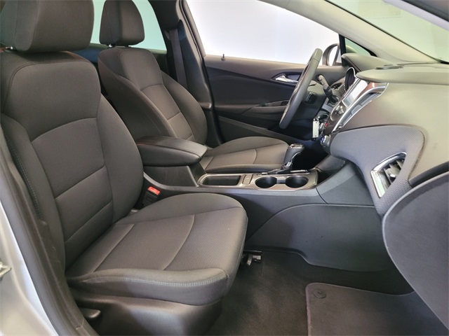 2017 Chevrolet Cruze LT photo 14