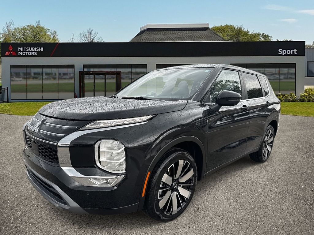 2025 Mitsubishi Outlander SE photo 7