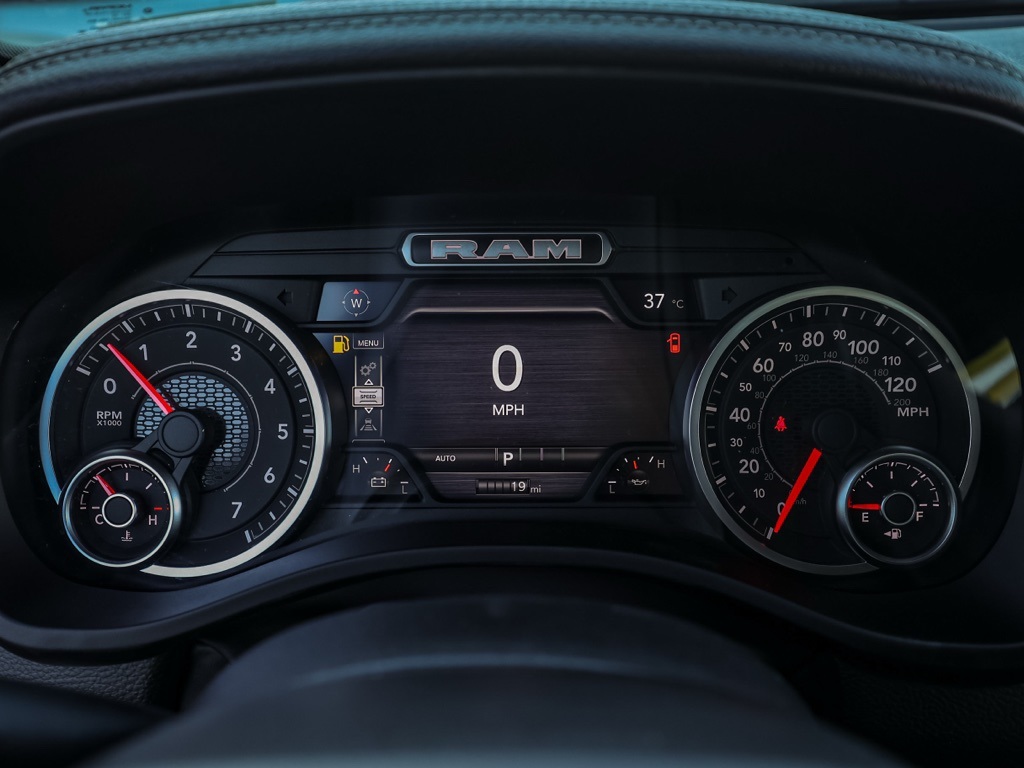 New 2026 Granite Crystal Metallic Clear-Coat Exterior Paint RAM Laramie image 26