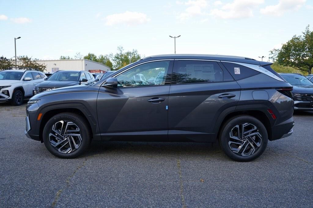 2025 Hyundai Tucson Hybrid Limited photo 2