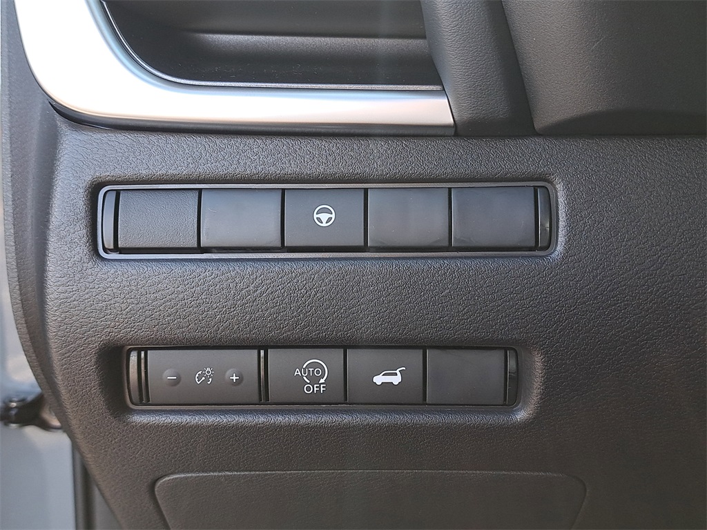 2026 Nissan Rogue SV photo 23