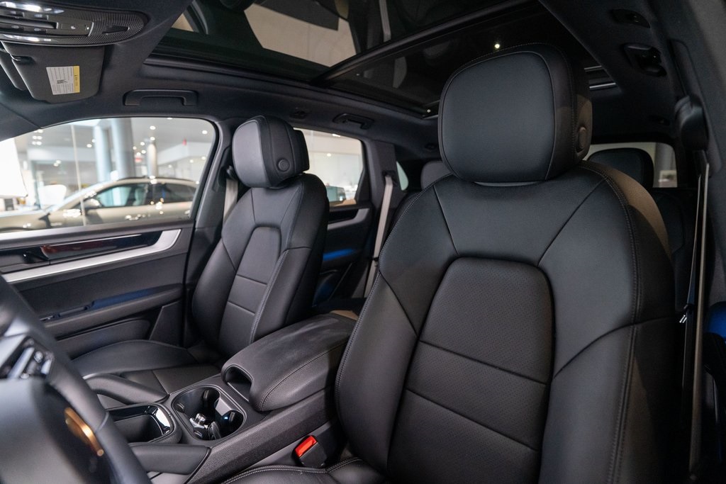 2024 Porsche Cayenne photo 5