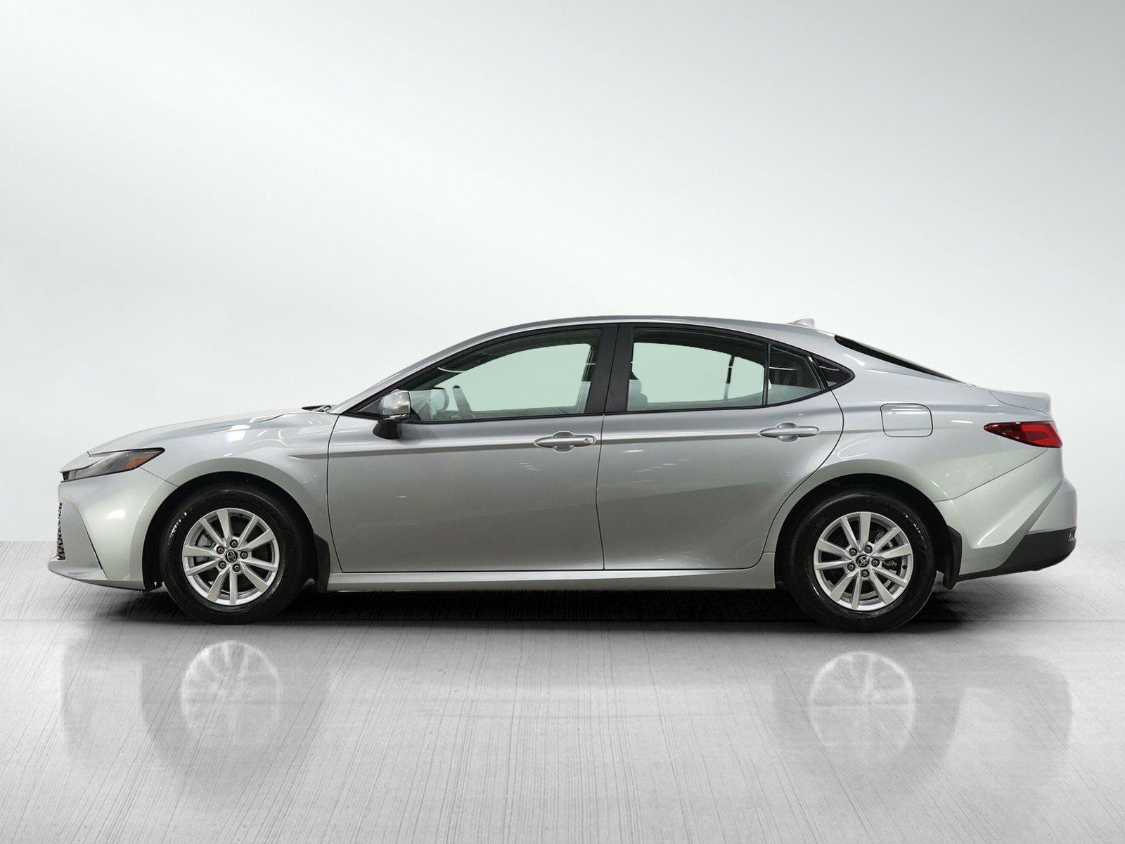 Used 2025 Toyota Camry LE with VIN 4T1DAACK0SU164664 for sale in Bloomington, Minnesota