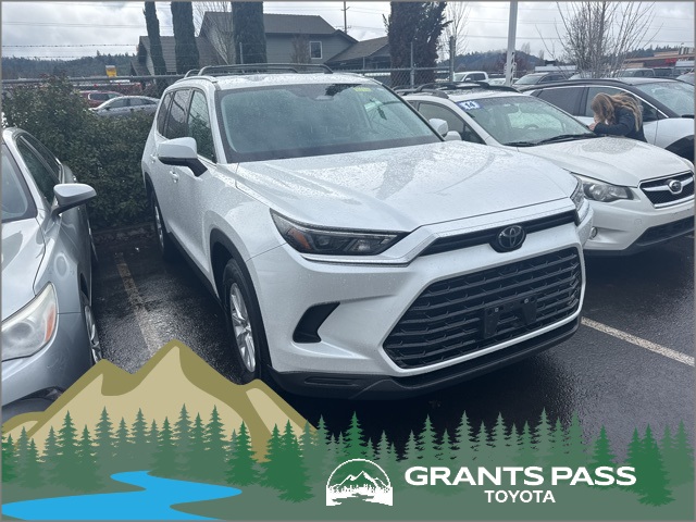 2024 Toyota Grand Highlander XLE's photo