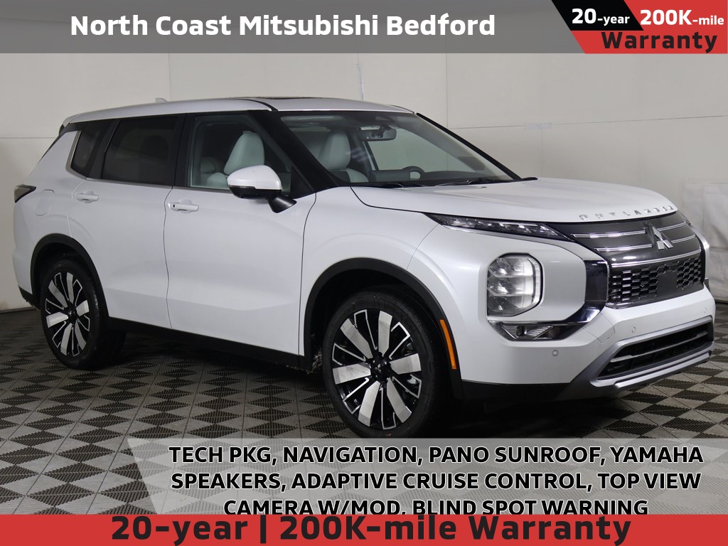 2026 Mitsubishi Outlander SE's photo