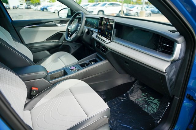 2025 Volkswagen Tiguan SE R-Line Black photo 38