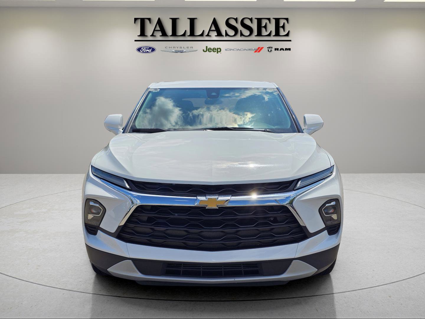 2023 Chevrolet Blazer 2LT photo 2