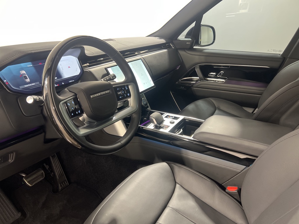 2023 Land Rover Range Rover SE photo 9