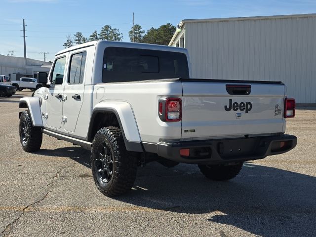 2023 Jeep Gladiator Willys photo 3