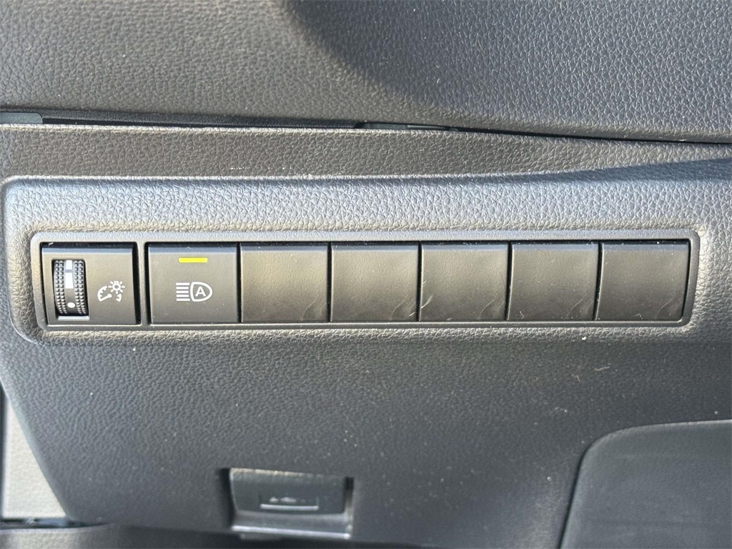 2025 Toyota Corolla LE photo 26