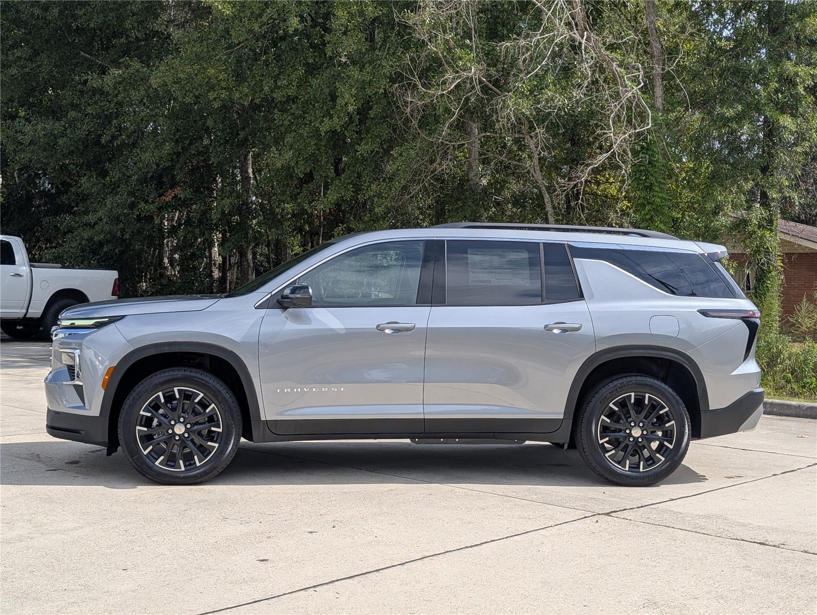 2026 Chevrolet Traverse photo 3