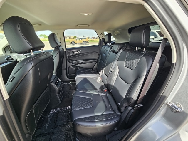2024 Ford Edge Titanium photo 17