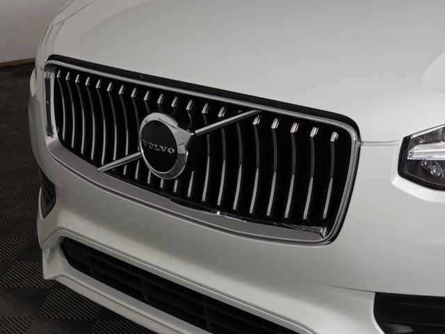 2020 Volvo XC90 T6 Momentum photo 12