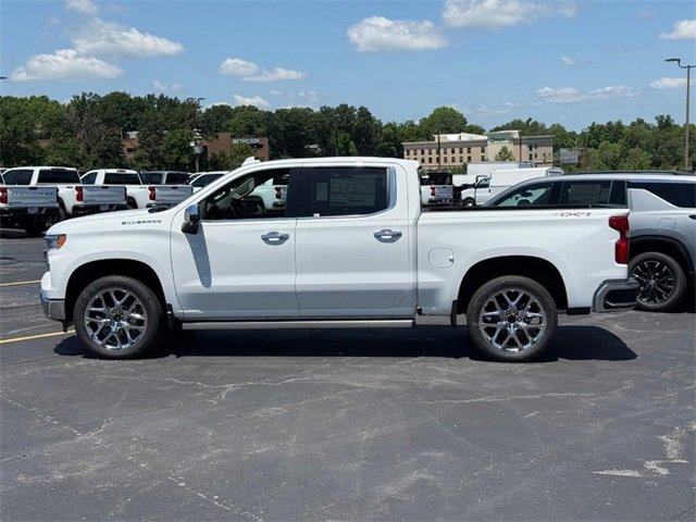 2025 Chevrolet Silverado 1500 LTZ photo 2