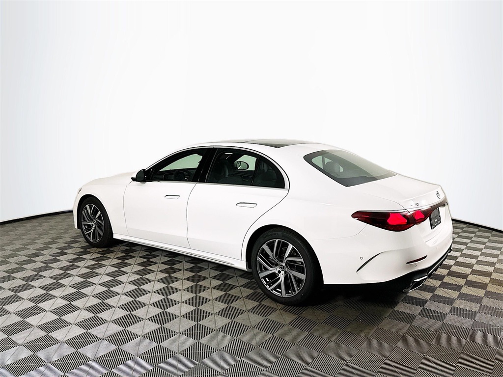 2026 Mercedes Benz E 350 4MATIC photo 4