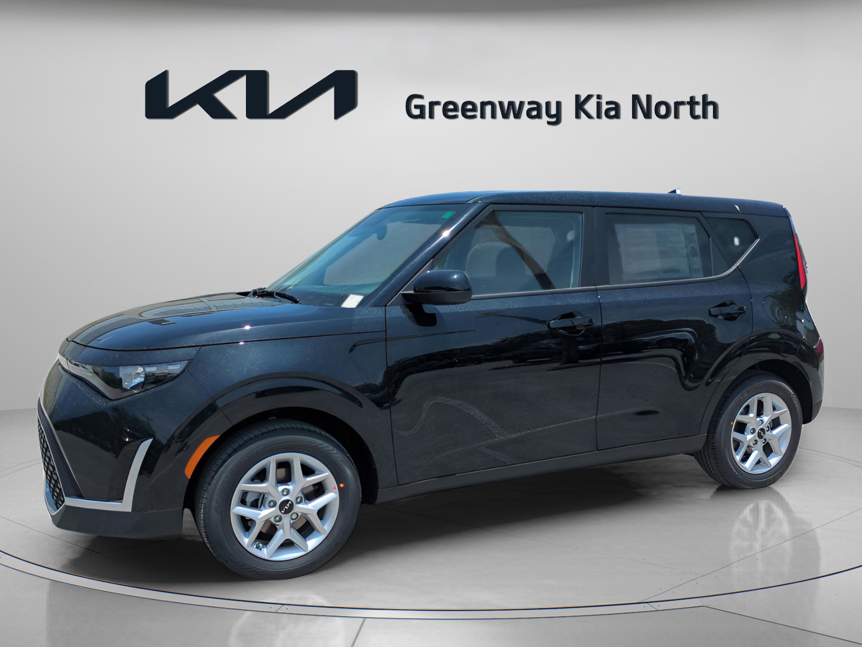2025 Kia Soul LX photo 3