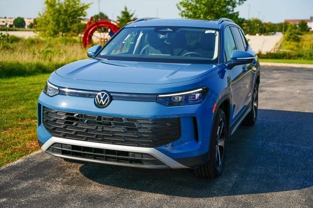 2025 Volkswagen Tiguan SE photo 5