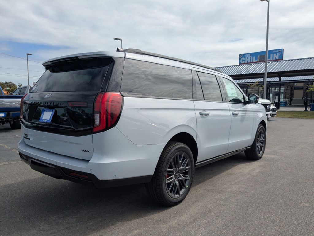 2025 Ford Expedition Platinum MAX photo 2