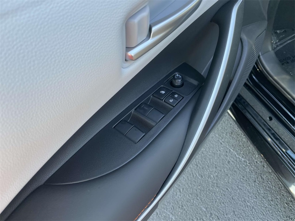 2025 Toyota Corolla SE photo 17
