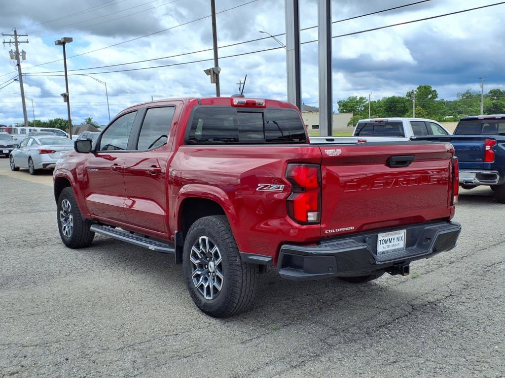 2024 Chevrolet Colorado Z71 photo 2