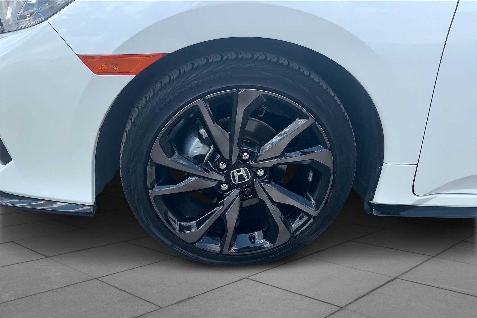 2018 Honda Civic Hatchback Sport photo 10