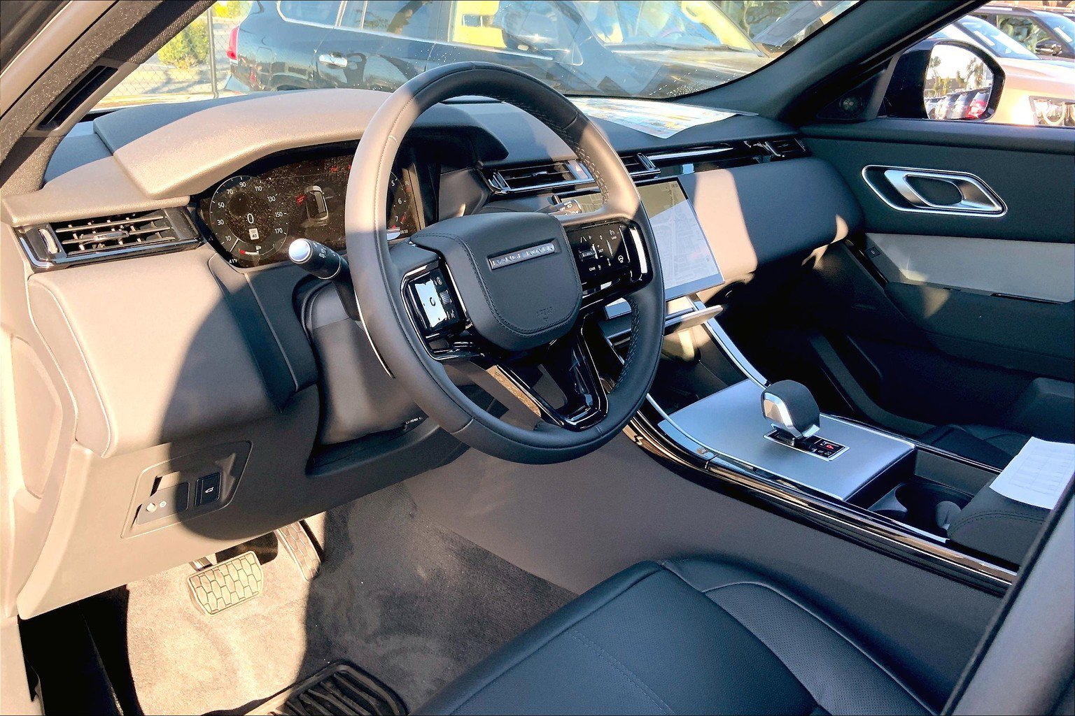 2025 Land Rover Range Rover Velar S photo 6