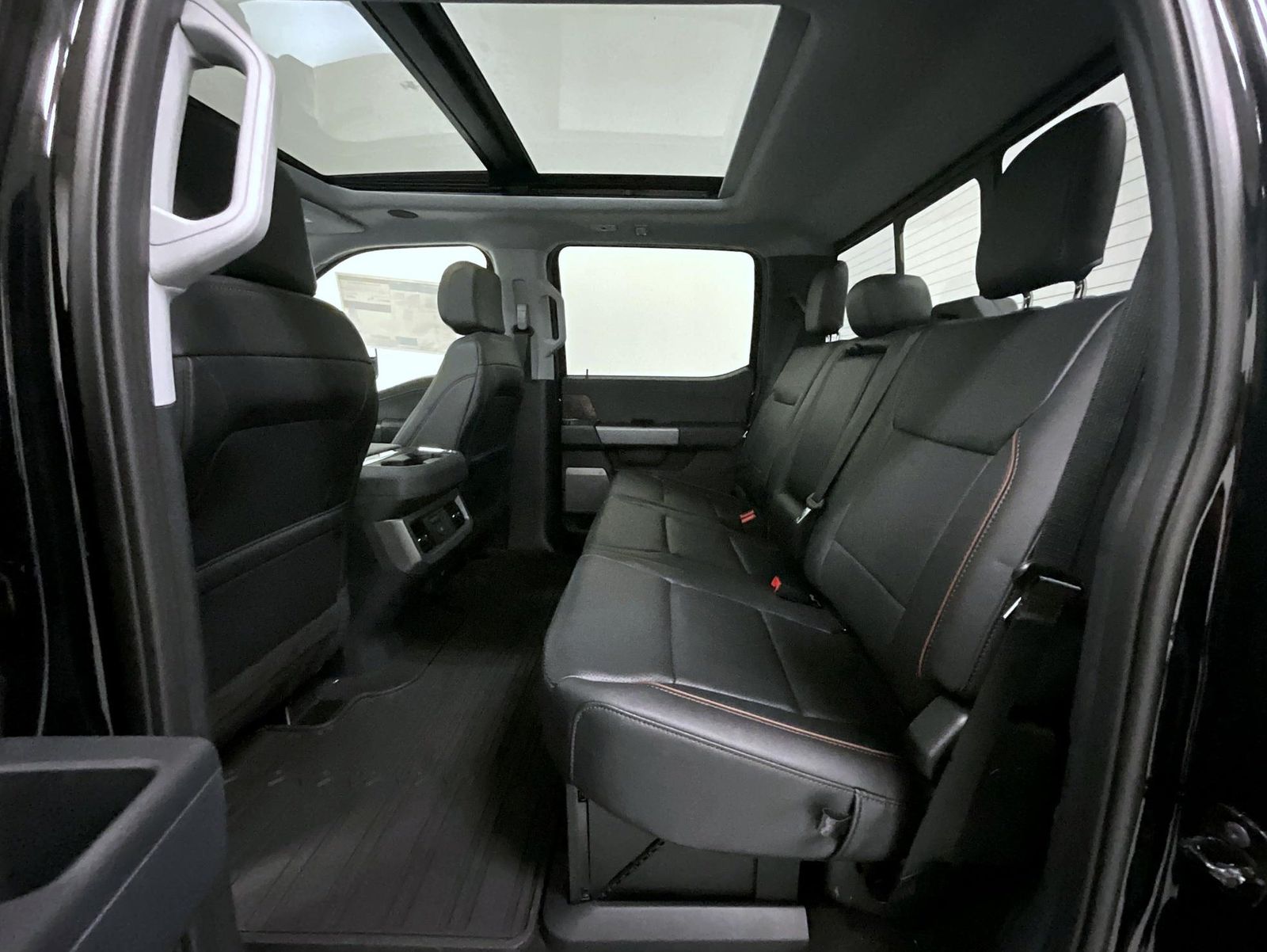 2025 Ford F-350 Lariat photo 11