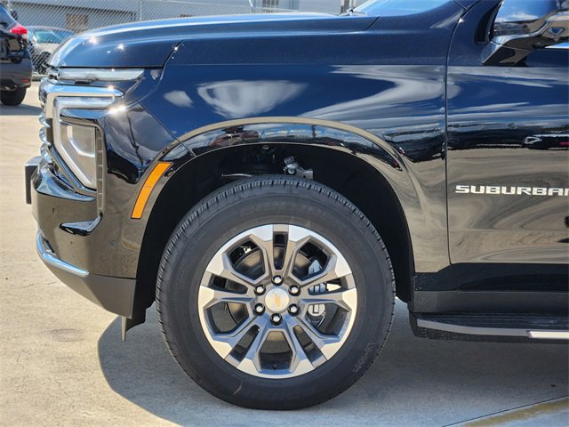 2026 Chevrolet Suburban LT photo 4