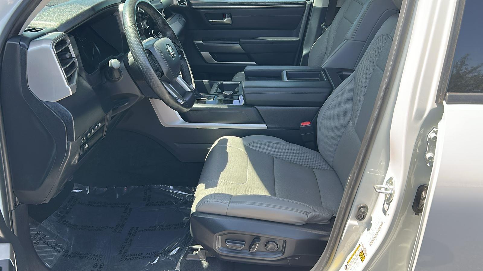 2023 Toyota Tundra SR5 CrewMax photo 14