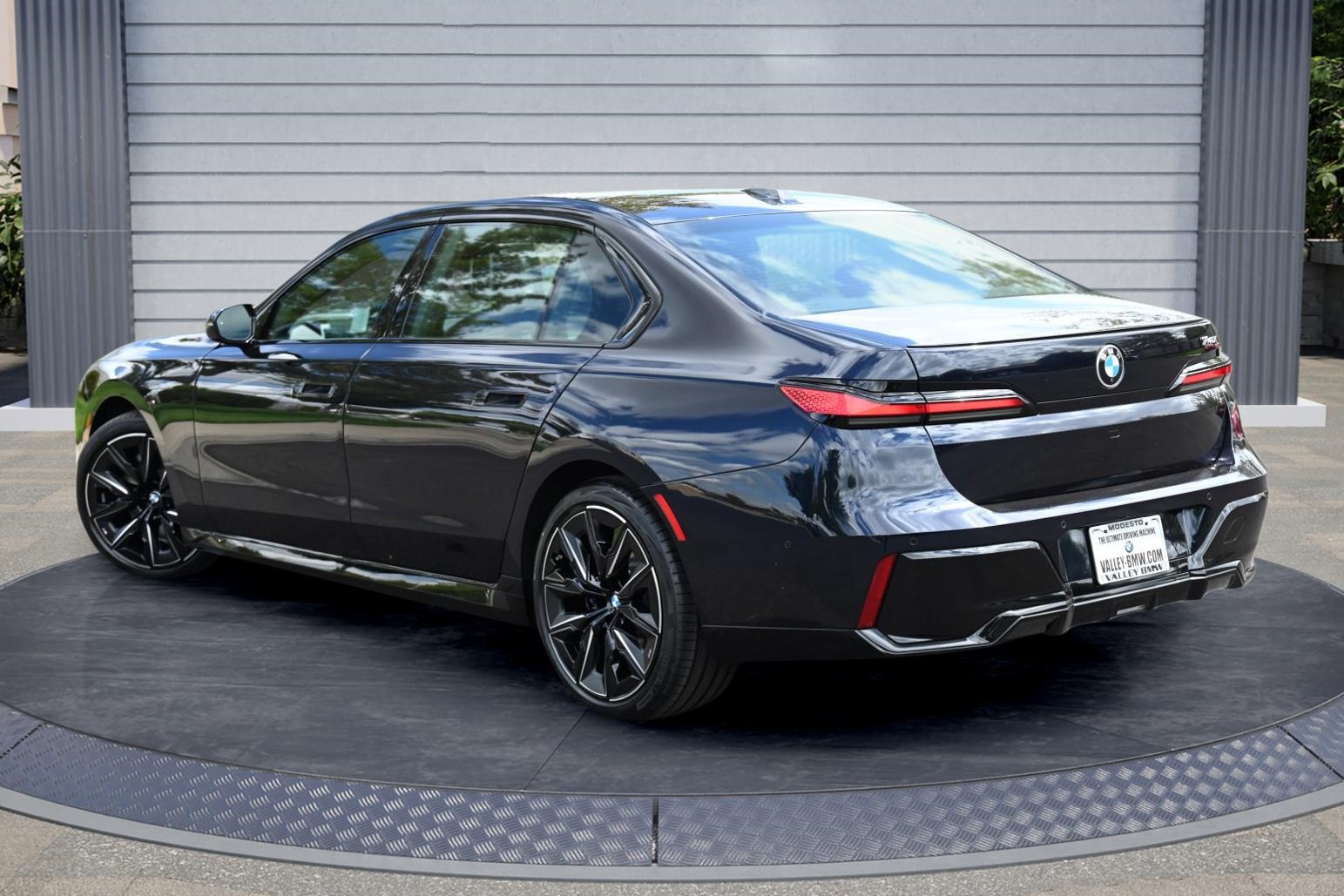 2023 Bmw 740i photo 4