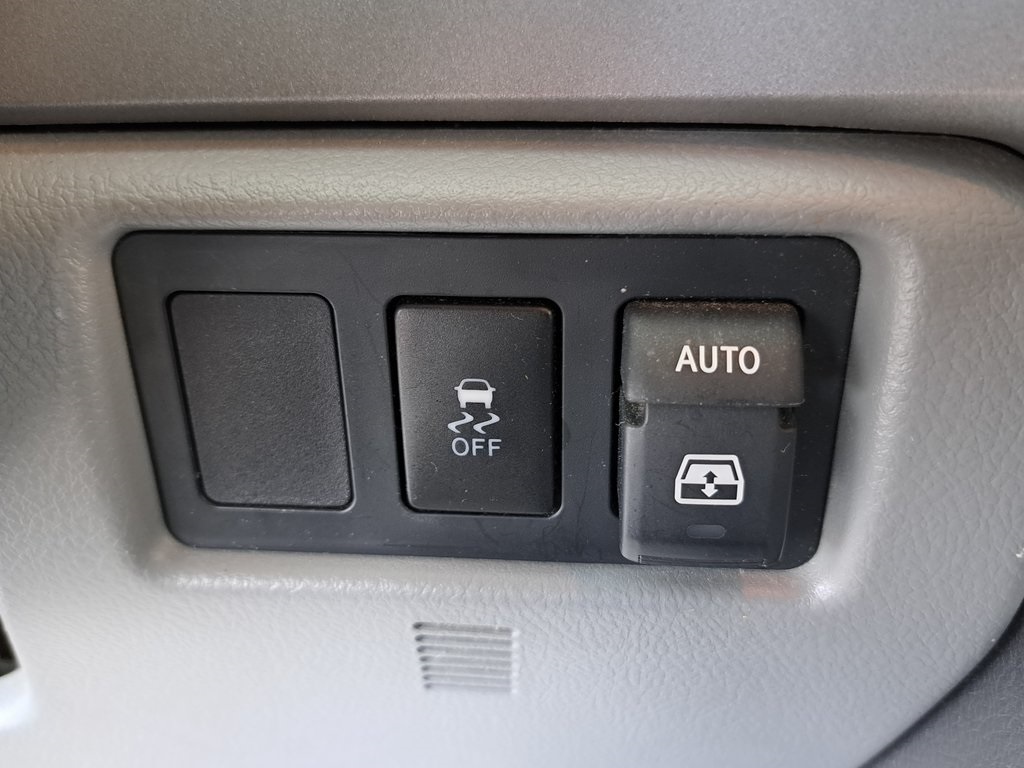2014 Toyota Sequoia Limited photo 13