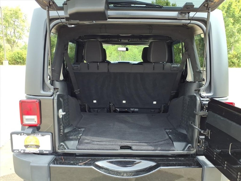 2018 Jeep Wrangler Unlimited Sahara photo 20